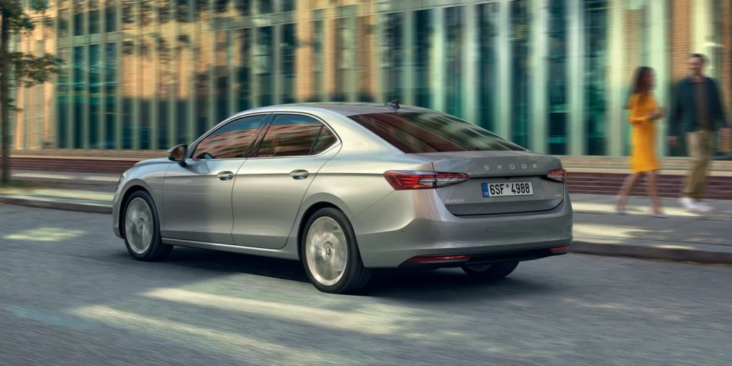 خلفية سكودا سوبيرب